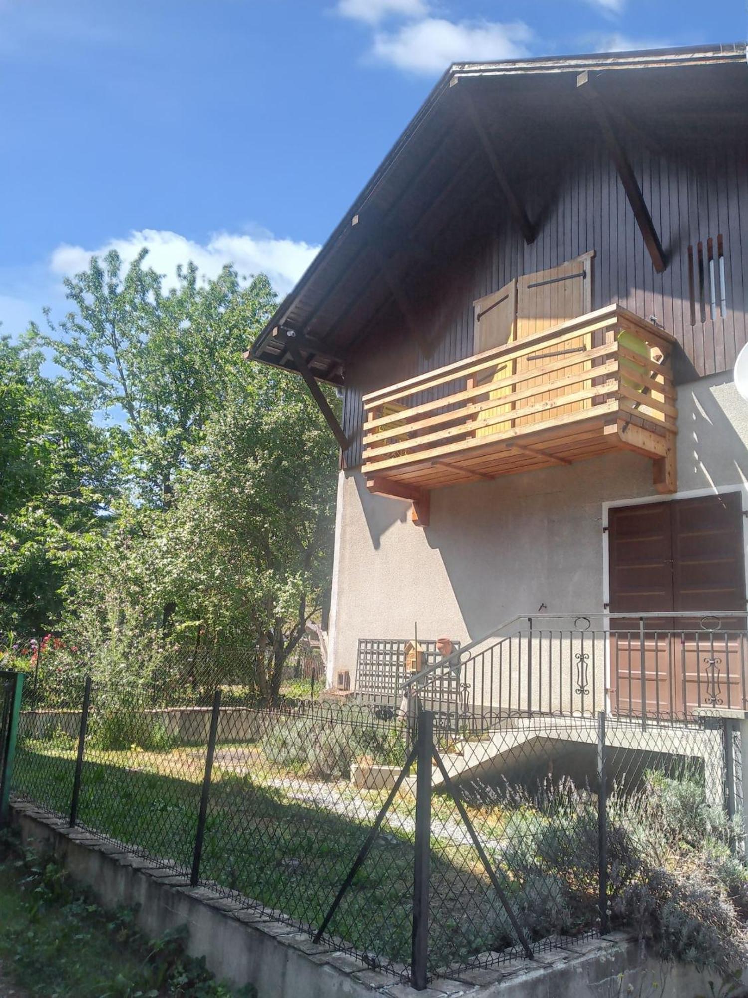 Studio Confortable A Taninges 25 M² Avec Vue Sur Jardin Exterior photo
